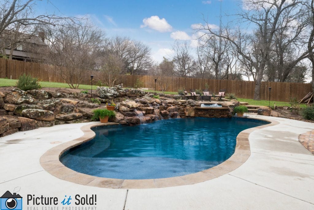 custom built pools and spas